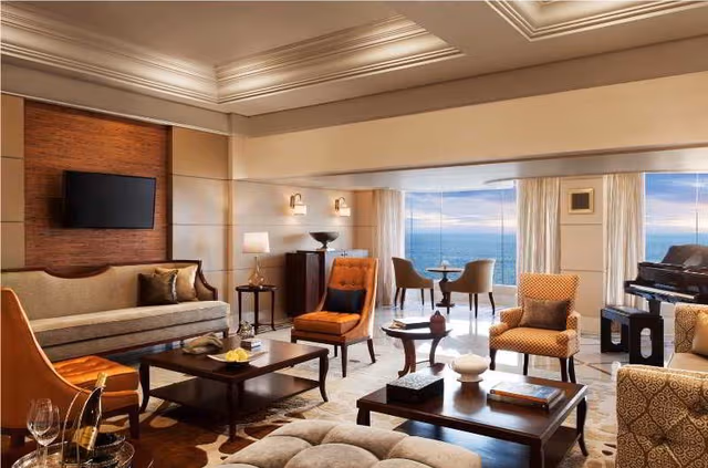 DOUBLE LUXURY CITY VIEW