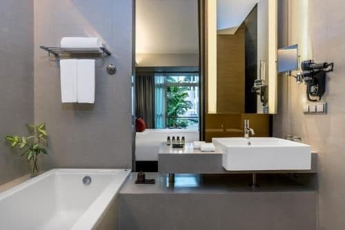 Deluxe King Room with Balcony