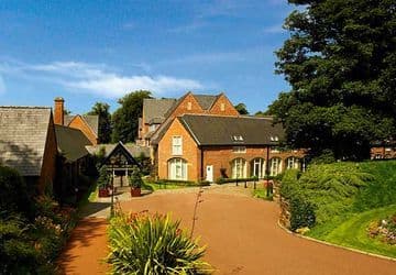 WORSLEY PARK MARRIOTT HOTEL & WORSLEY PARK MARRIOTT HOTEL &