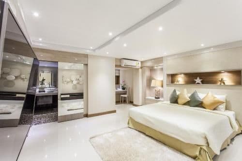 4-Bedroom Penthouse Sea view Suite