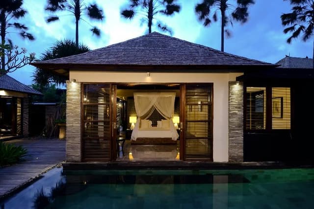 VILLA THREE BEDROOMS