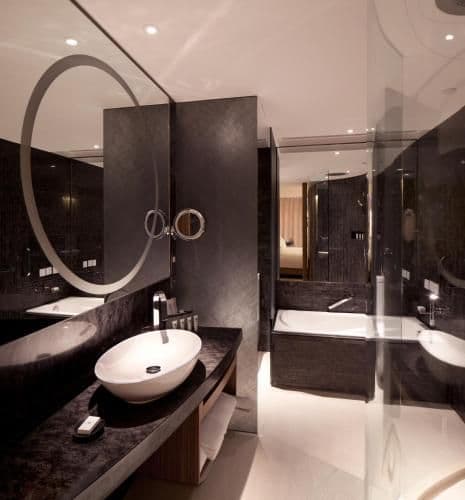 Club 36 King Room with City View