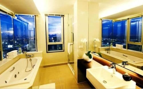 Large Three-Bedroom Suite