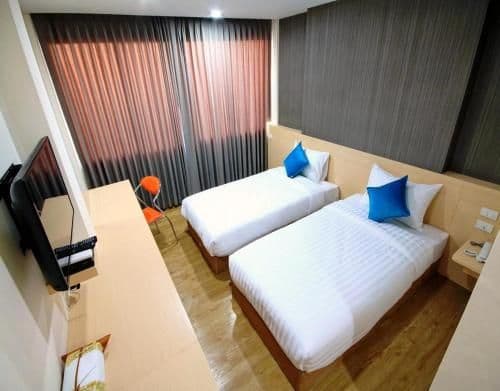 Superior Twin Room with City View