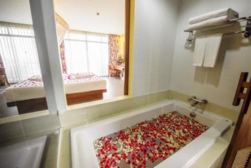 Deluxe Double Room with Spa Bath - Sea View