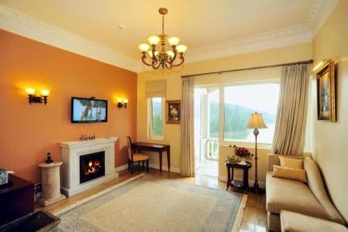 Junior Suite with Lake View