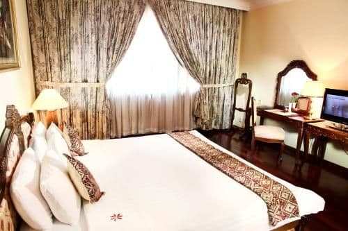 Colonial Suite