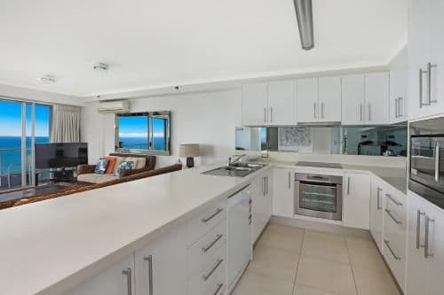 Deluxe Two-Bedroom Apartment with Ocean View