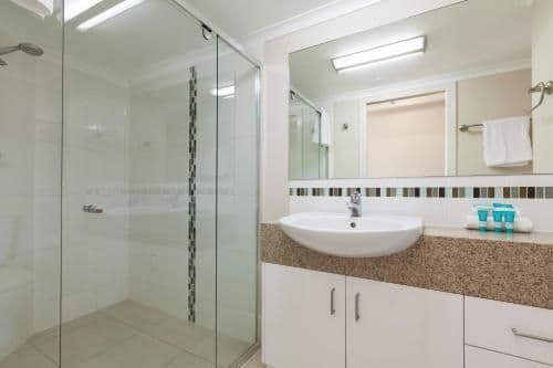 Deluxe Two-Bedroom Apartment with Ocean View
