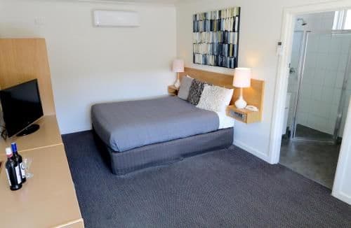 Standard Suite - Unserviced (Courtyard View)