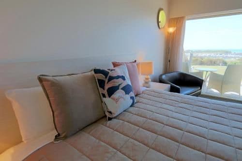 Panoramic Harbour View King Room - Unserviced (Adults only)
