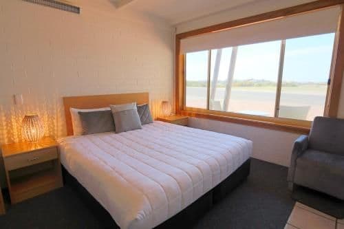 Ground Level Harbour View - Unserviced