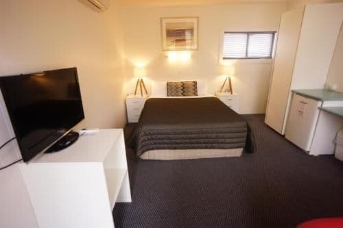 Standard Suite - Unserviced (Courtyard View)
