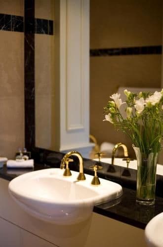Deluxe Suite with Spa Bath