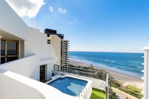 Three-Bedroom Penthouse Apartment with Ocean View