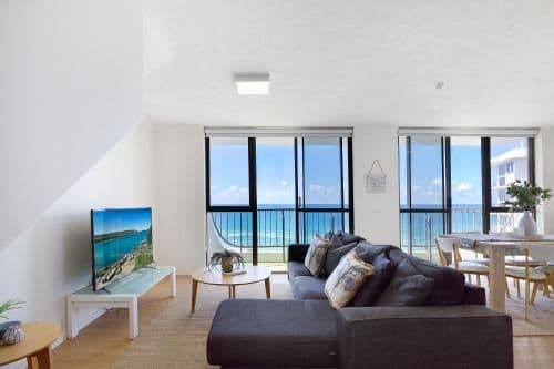 Three-Bedroom Penthouse Apartment with Ocean View