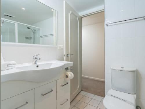 One-Bedroom Ocean View Apartment