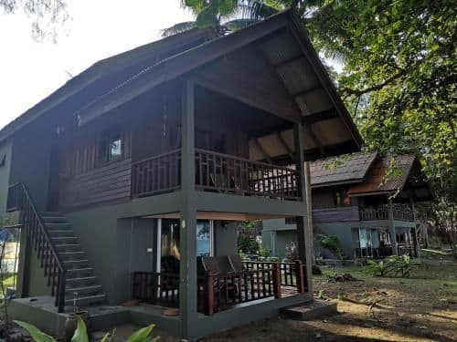 One-Bedroom Bungalow with Sea View