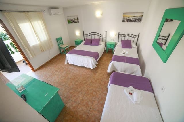 FAMILY ROOM WITH DOUBLE BED