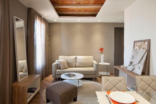 APARTMENT EXECUTIVE