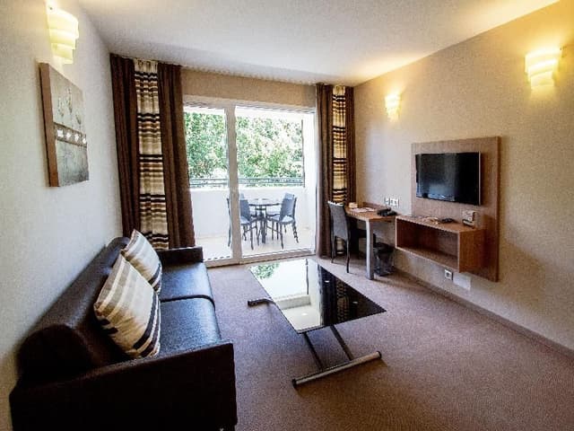 SUITE WITH TERRACE