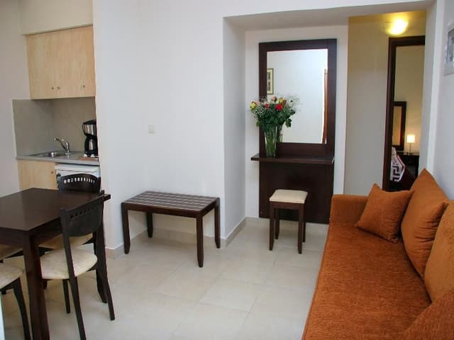 APARTMENT CAPACITY 4