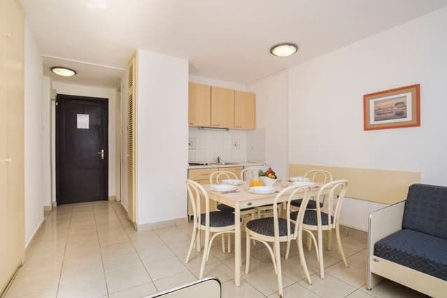 APARTMENT CAPACITY 6