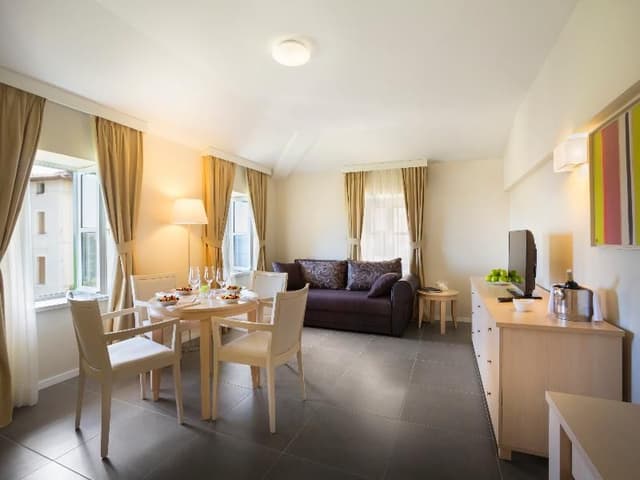 APARTMENT PREMIUM