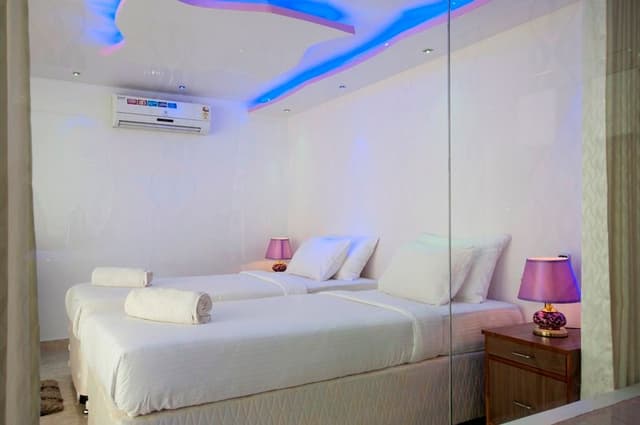 SINGLE DELUXE WITH AIR CONDITIONING