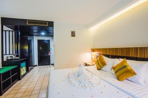 Deluxe Double Room with Pool Access