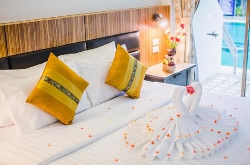 Deluxe Double Room with Pool Access