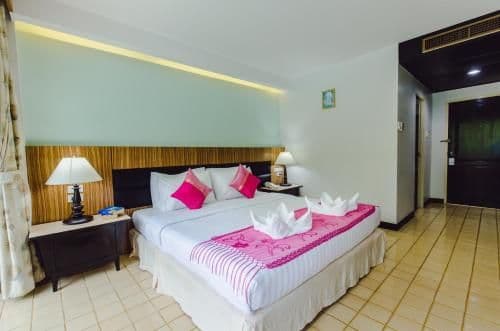 Deluxe Double Room with Pool Access
