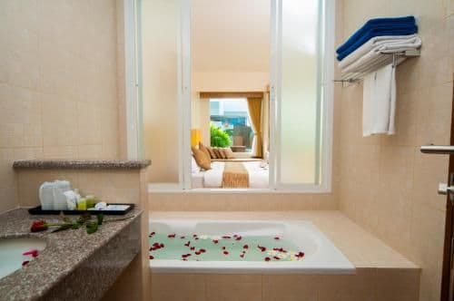 Deluxe Room With Pool Access