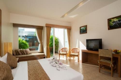 Deluxe Room With Pool Access