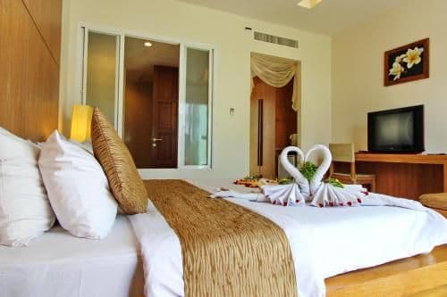 Deluxe Room With Pool Access