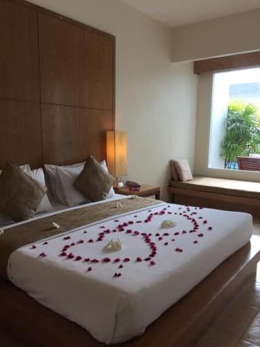 Deluxe Room With Pool Access
