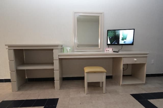 QUADRUPLE KING SIZE BED