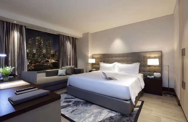 DOUBLE SINGLE USE ONE BEDROOM