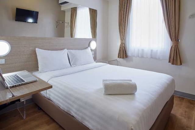 DOUBLE QUEEN SIZE BED
