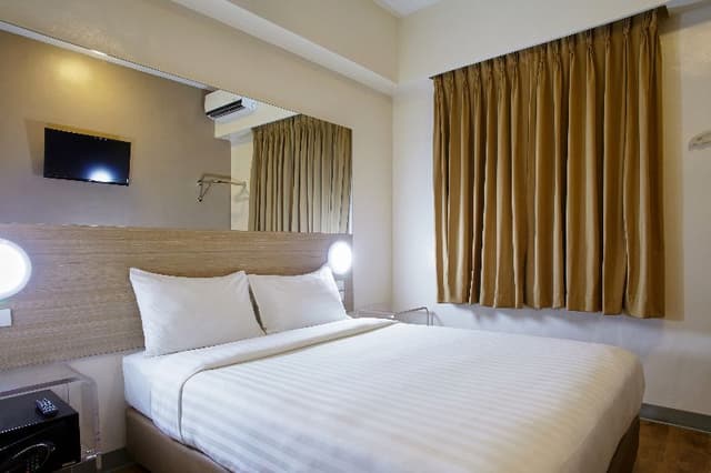 DOUBLE QUEEN SIZE BED