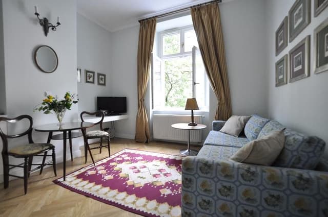 APARTMENT DELUXE