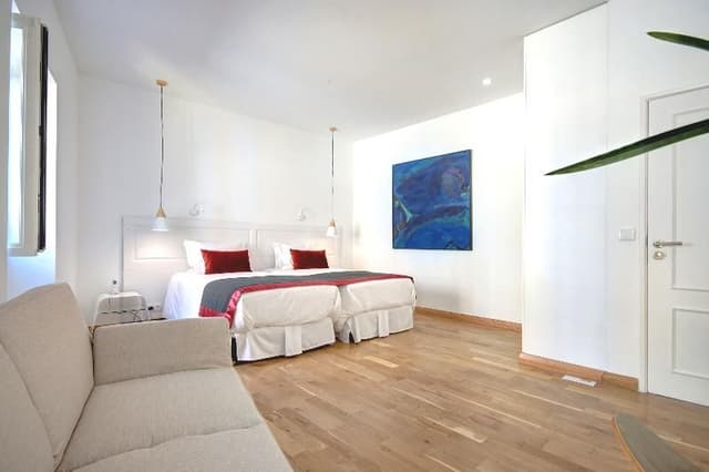 SUITE WITH VIEWS
