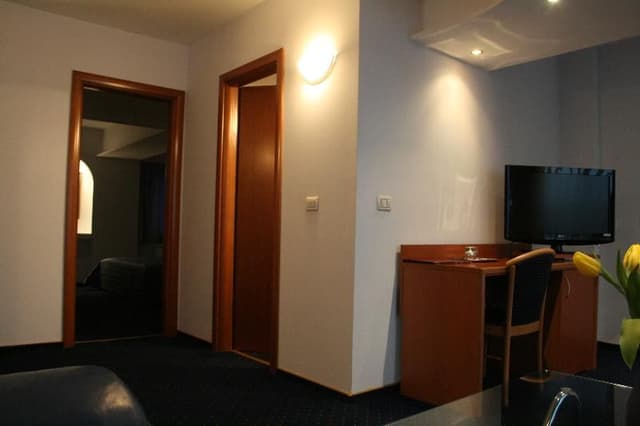 JUNIOR SUITE CAPACITY 2