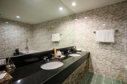 Embassy Suite Six Bedrooms Duplex