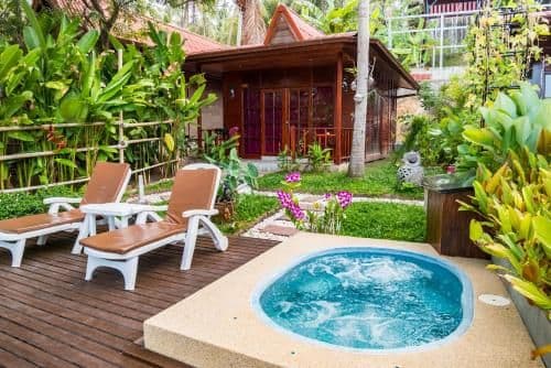 Deluxe Beach Front Bungalow with outdoor Jacuzzi