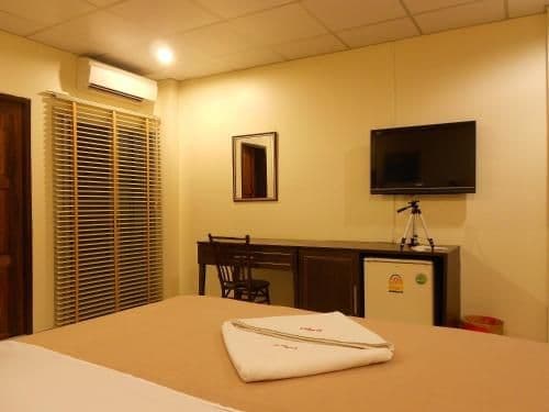 Connecting Room