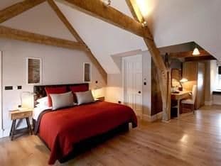Browns Hotel - Laugharne Browns Hotel - Laugharne