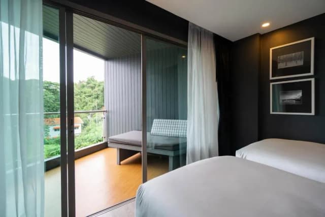 Ozone Hall Twin Bed with Balcony