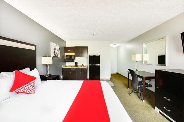 Room DELUXE KING BED
