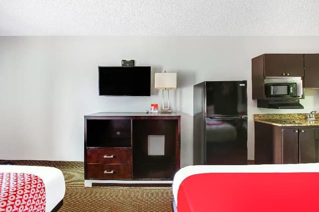 Room TWO QUEEN BEDS